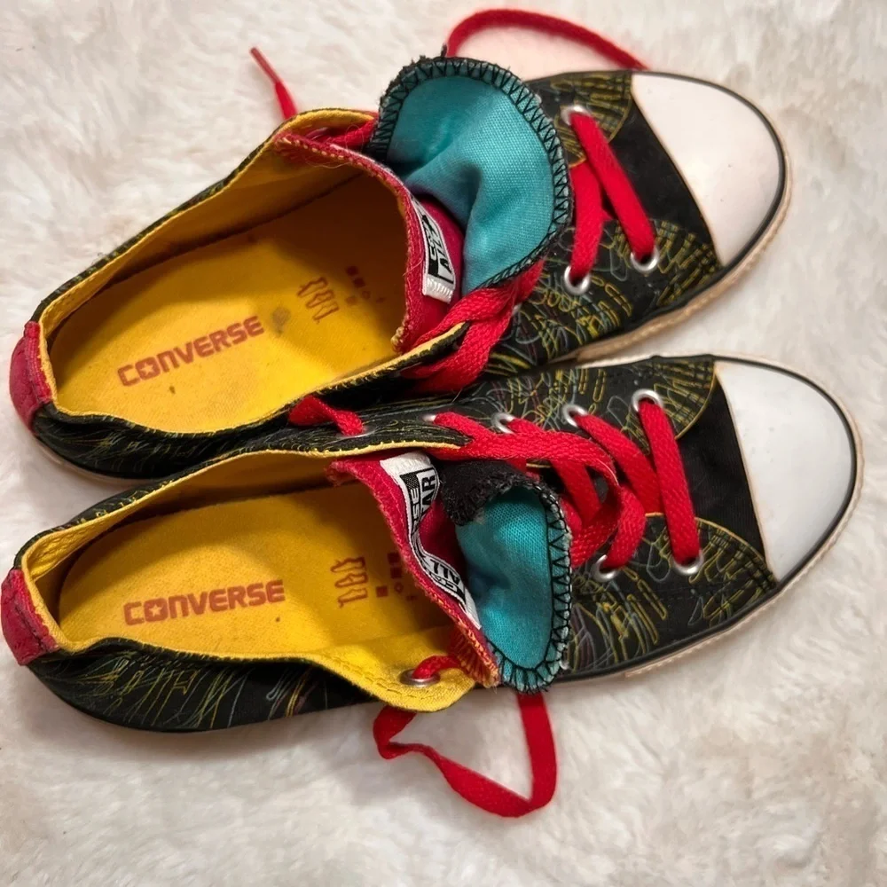 Converse sneakers size 4